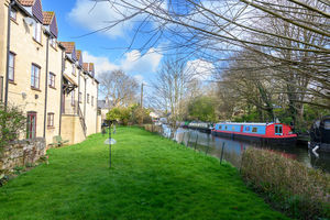 Communal Garden- click for photo gallery